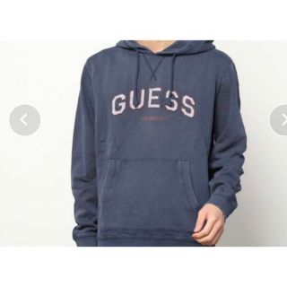 ゲス(GUESS)の新品未使用！　ゲス　GUESS パーカー　ネイビーXL(パーカー)