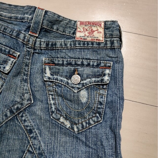 True Religion(トゥルーレリジョン)のﾄｩﾙｰﾚﾘｼﾞｮﾝ  ダメージデニムミニスカート レディースのスカート(ミニスカート)の商品写真