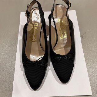 フェラガモ(Ferragamo)のフェラガモ パンプス バックベルト 美品 5 2/1(ハイヒール/パンプス)