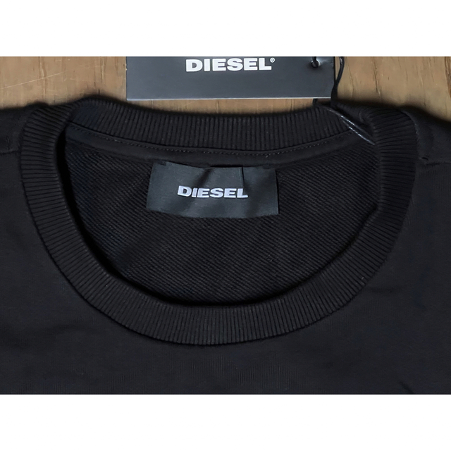 DIESEL(ディーゼル)のDIESEL  新品未使用　Lサイズ　スウェット　トレーナー　黒　ディーゼル メンズのトップス(スウェット)の商品写真