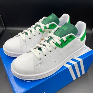 アディダス(adidas)のadidas スタンスミス　ニューモデル　新品　23.5cm(スニーカー)