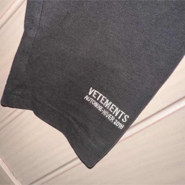 VETEMENTS(ヴェトモン)のタニタニ様専用　VETEMENTS レイヤードパーカー　フランス国旗 メンズのトップス(パーカー)の商品写真