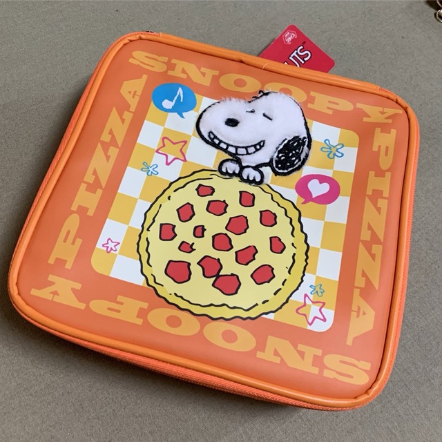 SNOOPY(スヌーピー)のSNOOPY☆プレミアムバニティポーチ〜PIZZA PARTY〜 レディースのファッション小物(ポーチ)の商品写真