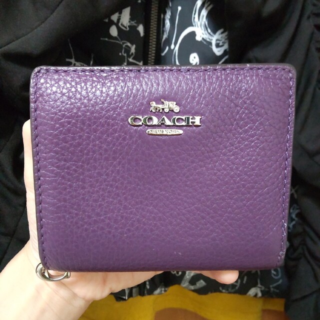 COACH(コーチ)のRINGOさま専用 COACHラウンドジップ2つ折り財布 レディースのファッション小物(財布)の商品写真