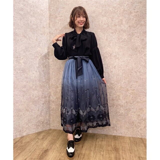 【新品】axes femm グラデチュール 刺繍 ロングスカート(ネイビー)