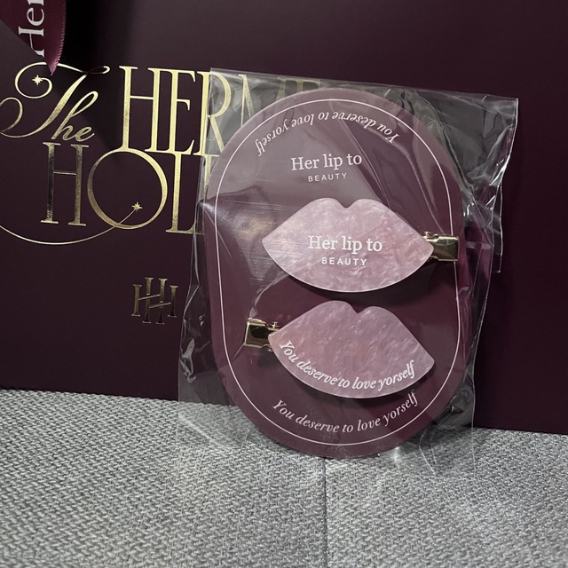 Her lip to(ハーリップトゥ)のHer lip to BEAUTY ヘアクリップ　新品未開封 レディースのヘアアクセサリー(バレッタ/ヘアクリップ)の商品写真