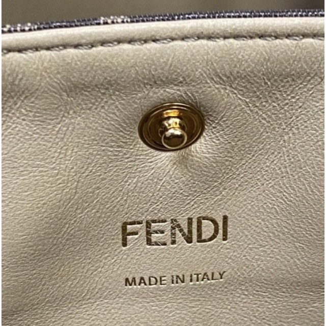 FENDI(フェンディ)のフェンディ　ピーカブー　エックスライト レディースのバッグ(ハンドバッグ)の商品写真