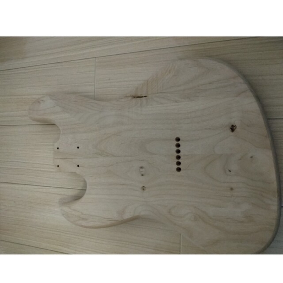 ジャズベースタイプギターボディ 楽器のギター(エレキギター)の商品写真