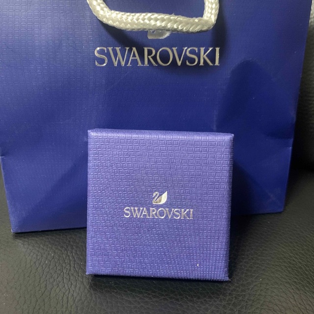 SWAROVSKI(スワロフスキー)のスワロフスキー　ショップ袋　箱　ネックレス レディースのバッグ(ショップ袋)の商品写真