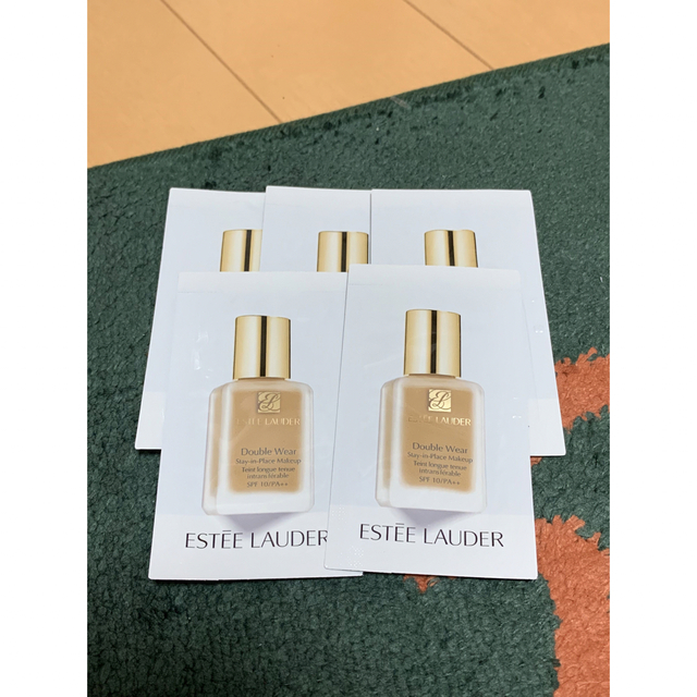 Estee Lauder(エスティローダー)のエスティローダー　ファンデーション　サンプル コスメ/美容のベースメイク/化粧品(ファンデーション)の商品写真