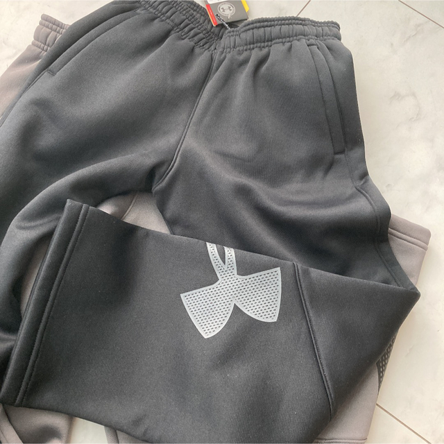 UNDER ARMOUR(アンダーアーマー)のズボン キッズ/ベビー/マタニティのキッズ服男の子用(90cm~)(パンツ/スパッツ)の商品写真