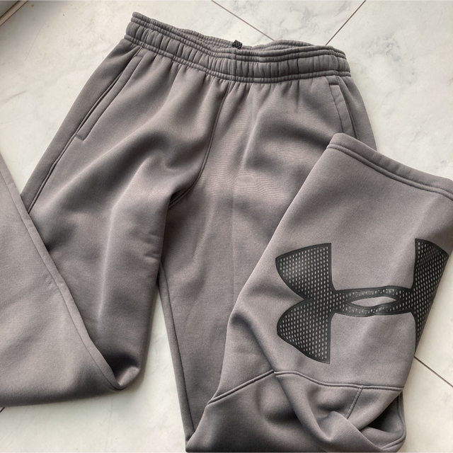 UNDER ARMOUR(アンダーアーマー)のズボン キッズ/ベビー/マタニティのキッズ服男の子用(90cm~)(パンツ/スパッツ)の商品写真