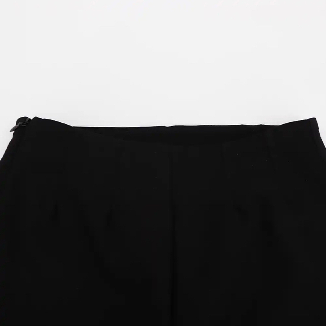 ベルトループハイウエストショートパンツ　ブラック レディースのパンツ(ショートパンツ)の商品写真