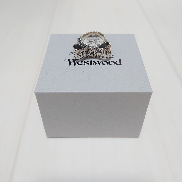 Vivienne Westwood(ヴィヴィアンウエストウッド)のvivienne westwood ボウリング  BOWRING 指輪 レディースのアクセサリー(リング(指輪))の商品写真