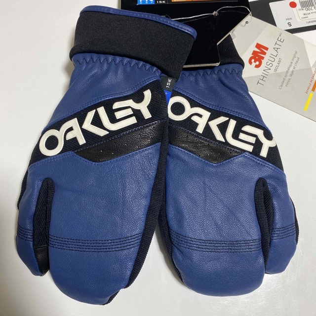 Oakley(オークリー)の【新品】OAKLEY/手袋/スノーボード/オークリー スポーツ/アウトドアのスノーボード(アクセサリー)の商品写真