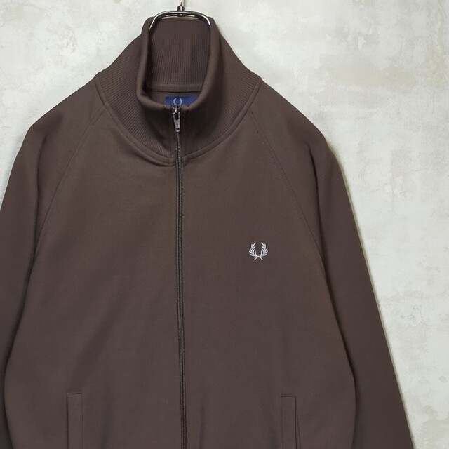 FRED PERRY(フレッドペリー)の【人気カラー】フレッドペリー M トラックジャケット ブラウン 茶色 白 ロゴ メンズのトップス(ジャージ)の商品写真