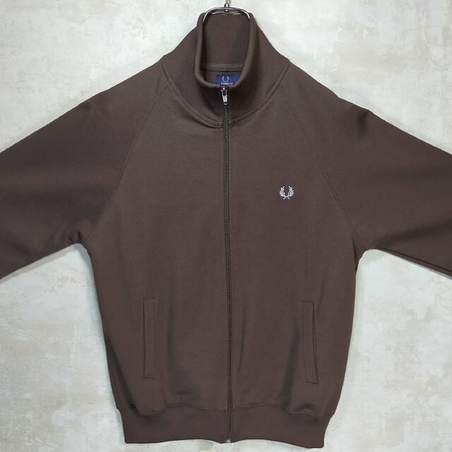 FRED PERRY(フレッドペリー)の【人気カラー】フレッドペリー M トラックジャケット ブラウン 茶色 白 ロゴ メンズのトップス(ジャージ)の商品写真