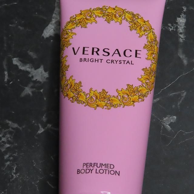 VERSACEボディーローション保湿化粧品ブライトクリスタル香水ヴェルサーチェ