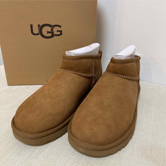 UGG ウルトラクラッシックミニ　8 25センチ相当