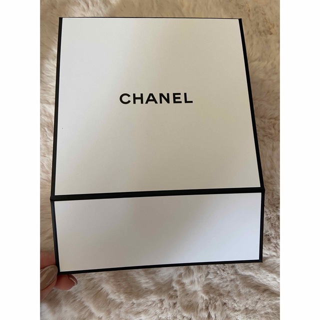 CHANEL(シャネル)のCHANELシャネルギフトBOXリボンset レディースのバッグ(ショップ袋)の商品写真