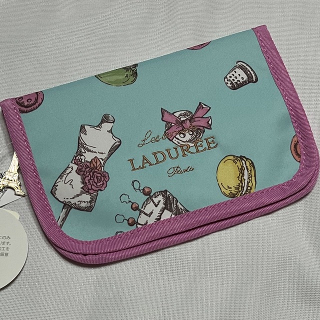 LADUREE(ラデュレ)の【新品】ラデュレ💖ティッシュマスクポーチ　L19 レディースのファッション小物(ポーチ)の商品写真