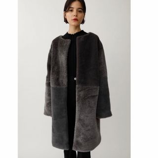 マウジー(moussy)のMOUSSY コート(毛皮/ファーコート)