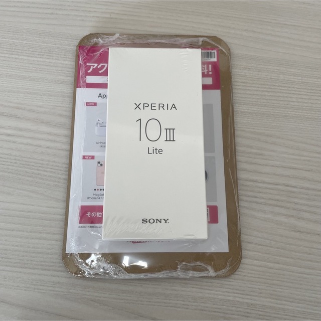 Xperia(エクスペリア)の新品未開封品　Xperia 10 III Lite White 黒 スマホ/家電/カメラのスマートフォン/携帯電話(スマートフォン本体)の商品写真