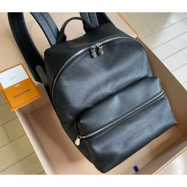 Louis Vuitton Discovery タイガ