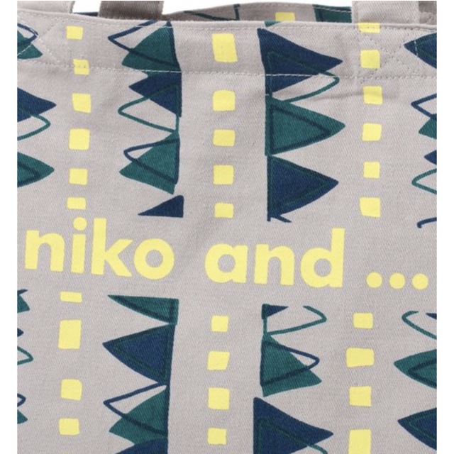 niko and...(ニコアンド)の新品未使用 niko and...  オリジナルレトロ柄トートバッグ エコバッグ レディースのバッグ(トートバッグ)の商品写真