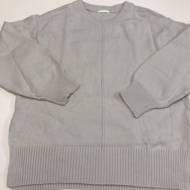 GU(ジーユー)の裾スリット　セーター レディースのトップス(ニット/セーター)の商品写真
