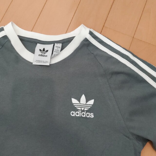 adidas(アディダス)のアディダス オリジナルロゴTシャツ レディースのトップス(カットソー(半袖/袖なし))の商品写真