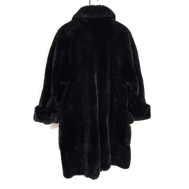 FOXEY(フォクシー)のフォクシー コート レディース美品  - 黒 レディースのジャケット/アウター(その他)の商品写真