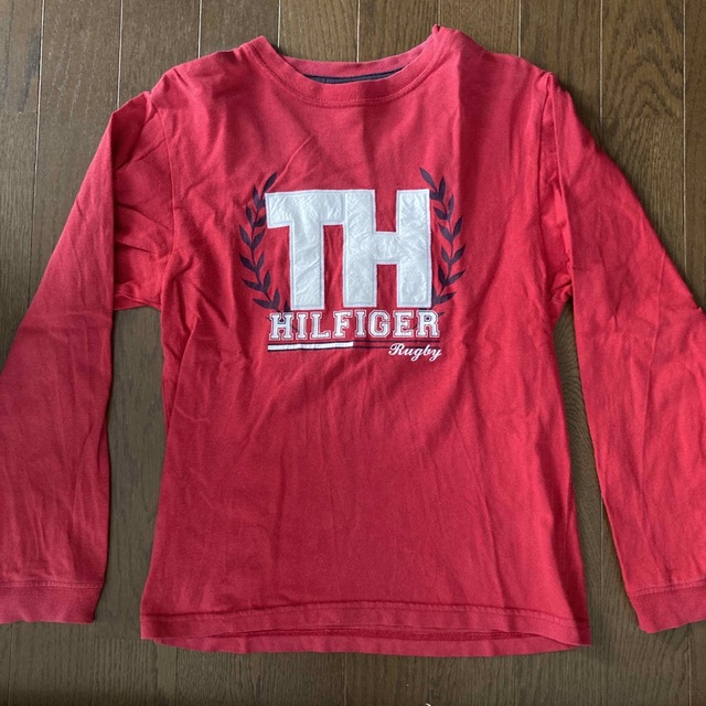 TOMMY HILFIGER(トミーヒルフィガー)のトミーヒルフィガー　赤色　トップス レディースのトップス(Tシャツ(長袖/七分))の商品写真
