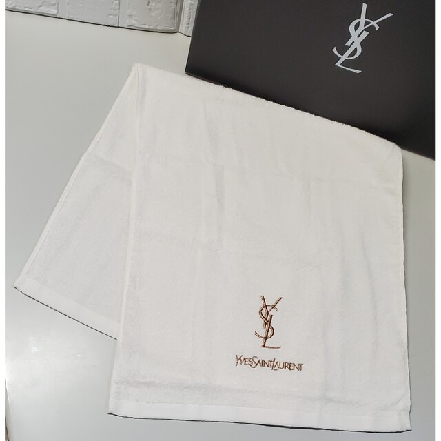 Yves Saint Laurent(イヴサンローラン)のYSL　『新品』　イブサンローラン　フェイスタオル　&　タオルハンカチ　2枚 インテリア/住まい/日用品の日用品/生活雑貨/旅行(タオル/バス用品)の商品写真