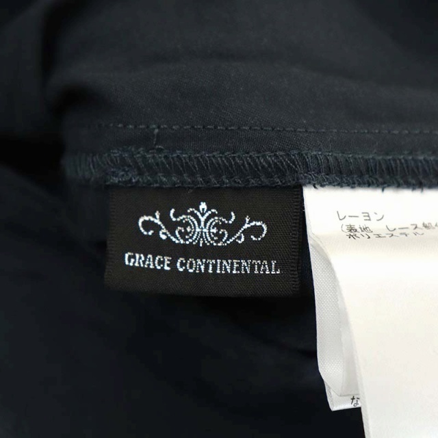 GRACE CONTINENTAL(グレースコンチネンタル)のグレースコンチネンタル 20AW レースコンビロングワンピース フレア 長袖 レディースのワンピース(ロングワンピース/マキシワンピース)の商品写真