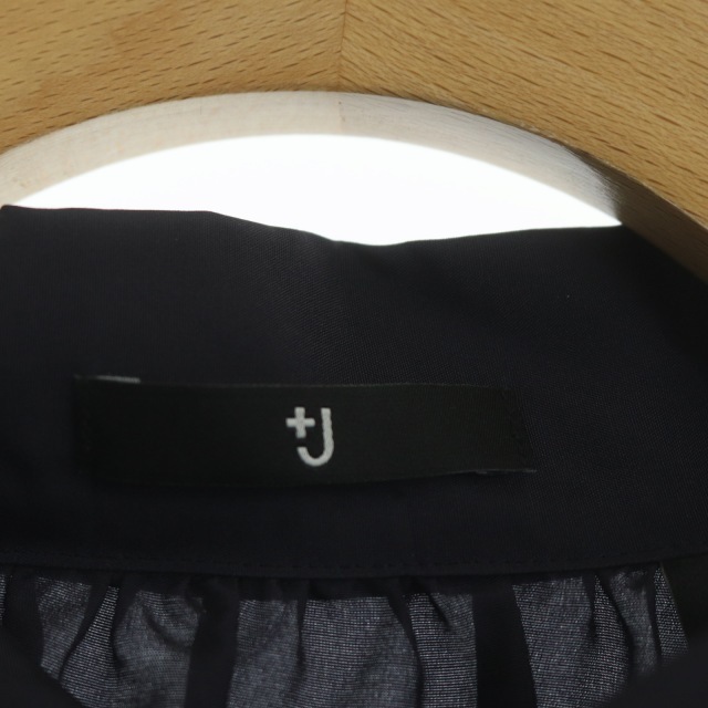 UNIQLO(ユニクロ)のユニクロ プラスジェイ +J 21AW シルクボウタイブラウス 長袖 XL 紺 レディースのトップス(シャツ/ブラウス(長袖/七分))の商品写真