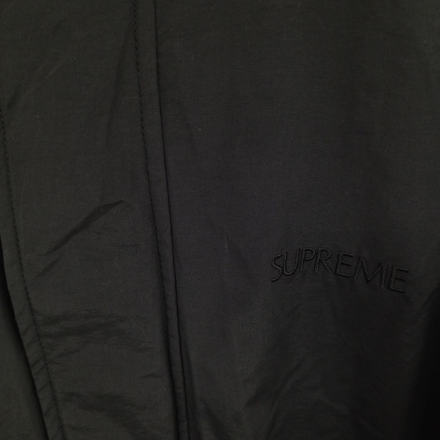 Supreme(シュプリーム)のSUPREME シュプリーム 21SS Polartec Lined Sideline Parka バックロゴ ジップアップポーラテックライナーコート ブラック メンズのジャケット/アウター(フライトジャケット)の商品写真