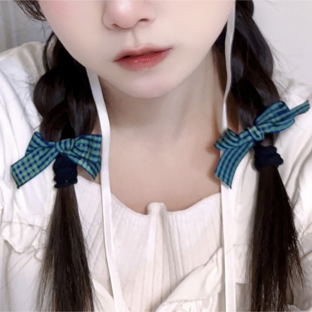 Maison de FLEUR(メゾンドフルール)の緑チェックのリボンピン🎀 ハンドメイドのアクセサリー(ヘアアクセサリー)の商品写真