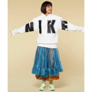 ナイキ(NIKE)のNIKE NSW プルオーバー フリースパーカー フーディー ビックロゴ 白 黒(パーカー)