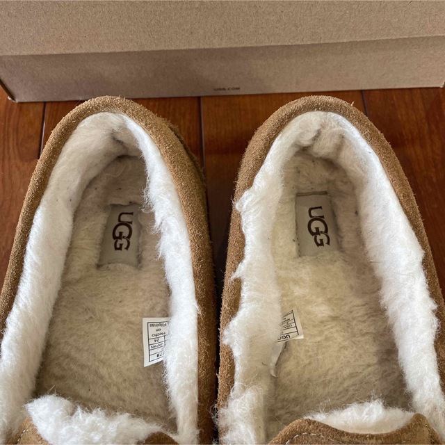 UGG(アグ)のUGG モカシン　チェスナット　24センチ レディースの靴/シューズ(スリッポン/モカシン)の商品写真