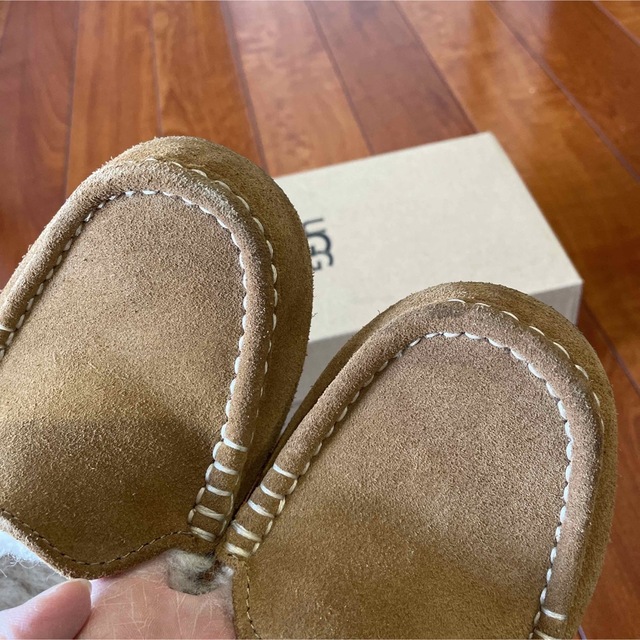 UGG(アグ)のUGG モカシン　チェスナット　24センチ レディースの靴/シューズ(スリッポン/モカシン)の商品写真