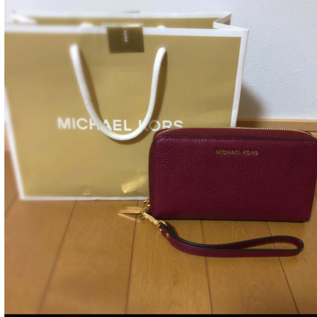 Michael Kors マルチ財布