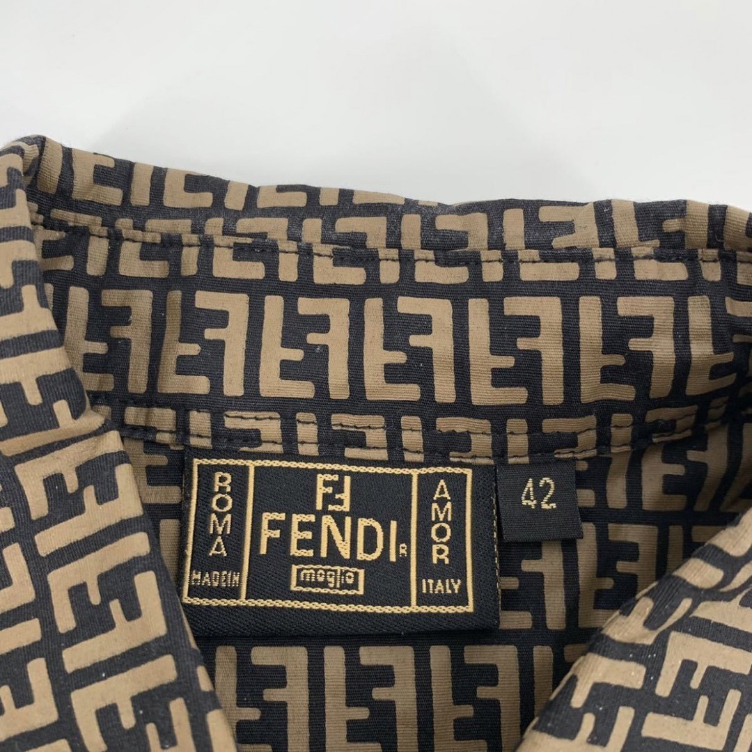 FENDI(フェンディ)のFENDI フェンディ　ズッカ柄　半袖　tシャツ　ポロシャツ　総柄　美品 レディースのトップス(Tシャツ(半袖/袖なし))の商品写真