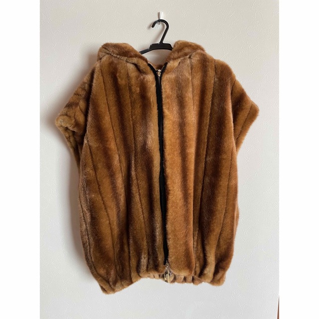 L'Appartement DEUXIEME CLASSE(アパルトモンドゥーズィエムクラス)の【A POINT ETC/アーポワン ウテセ】 FAKE FUR VEST レディースのトップス(ベスト/ジレ)の商品写真