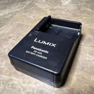 パナソニック(Panasonic)のパナソニック 充電器 DE-A65 A  DMW-BCG10用  LUMIX(デジタル一眼)