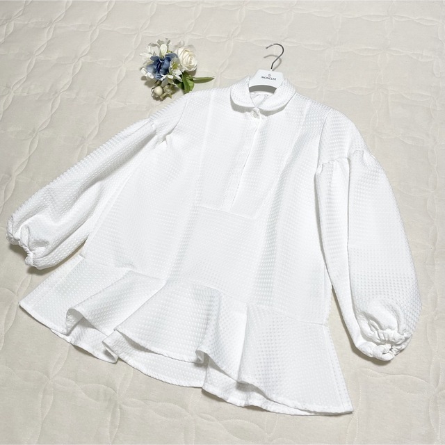 Drawer(ドゥロワー)の美品♡ bow.a ボウエー　KIKYO TUNIC ホワイト レディースのトップス(シャツ/ブラウス(長袖/七分))の商品写真