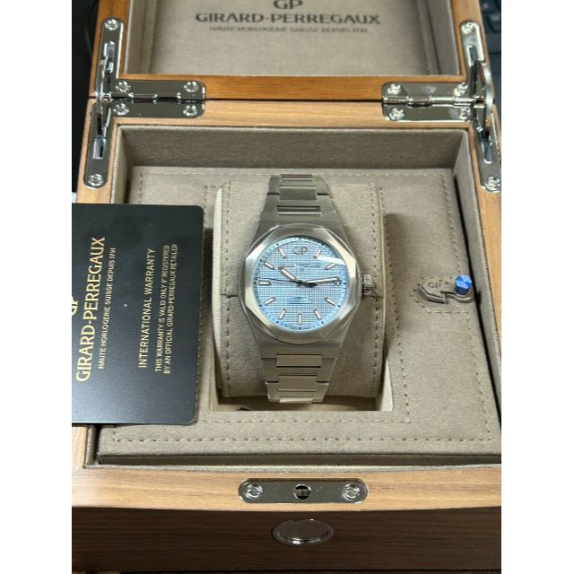 GIRARD-PERREGAUX(ジラールペルゴ)のジラールペルゴロレアートアイスブルー【2021年3月印】【中古美品】 メンズの時計(腕時計(アナログ))の商品写真