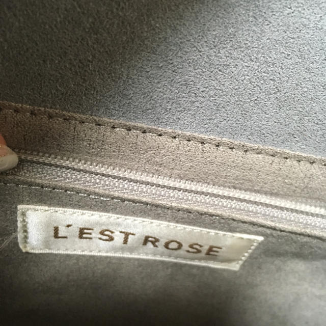 L'EST ROSE(レストローズ)のスウェードバッグ レディースのバッグ(ショルダーバッグ)の商品写真