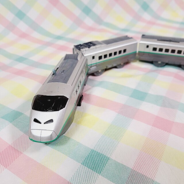 Takara Tomy プラレール S-06 E3系 新幹線 つばさ(連結仕様)の通販 by shop|タカラトミーならラクマ タカラトミー プラレール S-06 E3系新幹線つばさ(連結仕様)