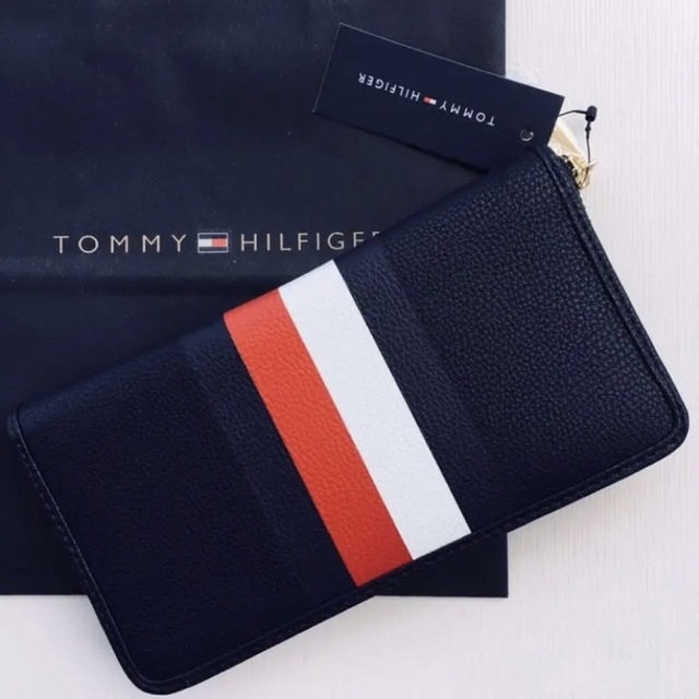 TOMMY HILFIGER(トミーヒルフィガー)のレア品♪★Tommy Hilfiger ユニセックスフラッグロゴレザー長財布 メンズのファッション小物(長財布)の商品写真